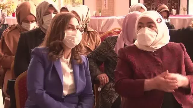 Son dakika... Erzincan'da girişimci kadınların el emeği göz nuru ürünlerinin yer aldığı Kadın Kültür Merkezi açıldı Son dakika... Erzincan'da girişimci kadınların el emeği göz nuru ürünlerinin yer aldığı Kadın Kültür Merkezi açıldı