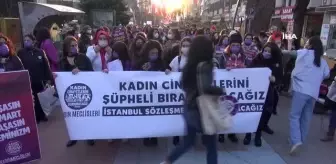 8 Mart: Falçata ile yüzü kesilen Ukraynalı Anna: 'Kadınların böyle birlik olması çok iyi' 8 Mart: Falçata ile yüzü kesilen Ukraynalı Anna: 'Kadınların böyle birlik olması çok iyi'