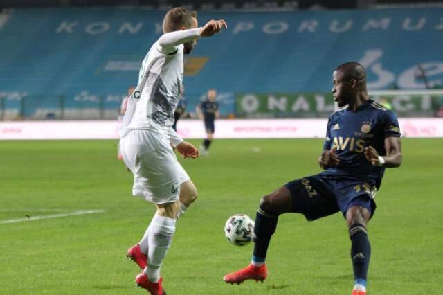 Fenerbahçe, Konyaspor'u 3-0 yenerek zirve yolunda kritik 3 puanı aldı Fenerbahçe, Konyaspor'u 3-0 yenerek zirve yolunda kritik 3 puanı aldı
