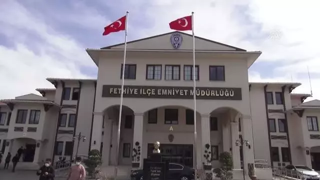 Darbedilip Hastane Önüne Bırakılan Kişinin Ölümüyle Ilgili 5 Şüpheli Adliyede 1 Fethiye'de darbedilip hastane önüne bırakılan kişinin ölümüyle ilgili 5 şüpheli adliyede