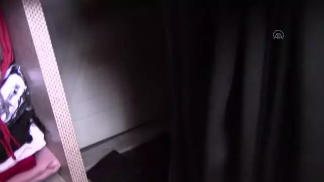 Son dakika gündem: FETÖ firarisi hükümlü, evinin yatak odasındaki gizli bölmede yakalandı Son dakika gündem: FETÖ firarisi hükümlü, evinin yatak odasındaki gizli bölmede yakalandı