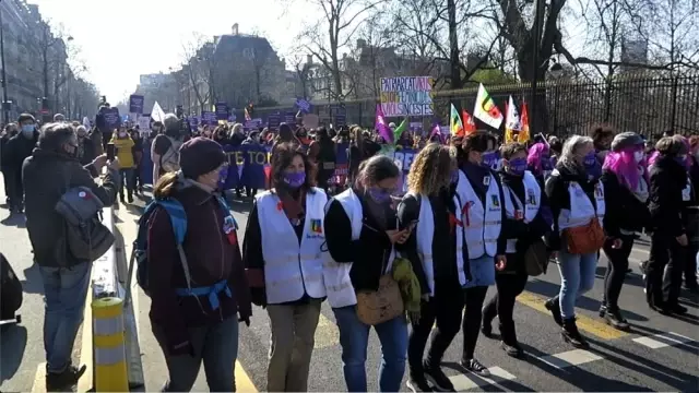 - Fransa'da 8 Mart'ta kadınlardan grev - Fransa'da 8 Mart'ta kadınlardan grev