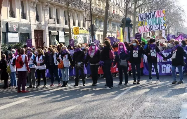 - Fransa'da 8 Mart'ta kadınlardan grev - Fransa'da 8 Mart'ta kadınlardan grev
