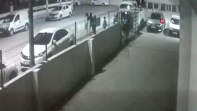 Fuhuş yapmak istemeyen kadının saçını kesip bıçakladılar Fuhuş yapmak istemeyen kadının saçını kesip bıçakladılar