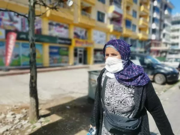 Gülistan'ın ailesi adliyeye yürüyüp, eski erkek arkadaşının tutuklanmasını istedi Gülistan'ın ailesi adliyeye yürüyüp, eski erkek arkadaşının tutuklanmasını istedi