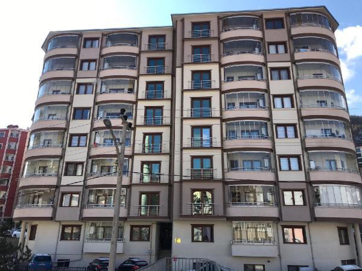 Gümüşhane'de 8 katlı apartman karantinaya alındı
