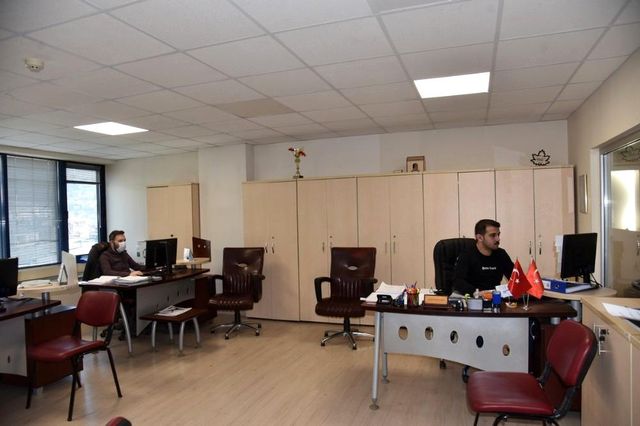 izmit belediyesinde bugun sadece erkekler isb 2 13978308 o