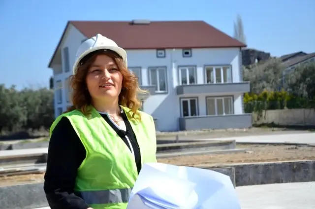 İznik Belediyesi Kadınlar Günü'nü kutladı İznik Belediyesi Kadınlar Günü'nü kutladı