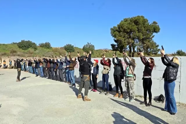 Son dakika haber... Kadın polislerin mermilerin gölgesindeki nefes kesen eğitimi