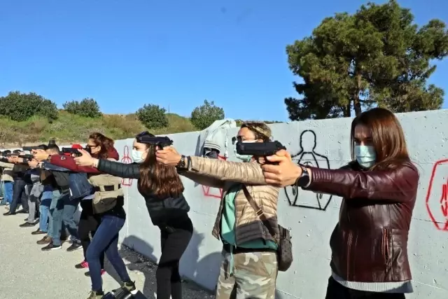 Son dakika haber... Kadın polislerin mermilerin gölgesindeki nefes kesen eğitimi