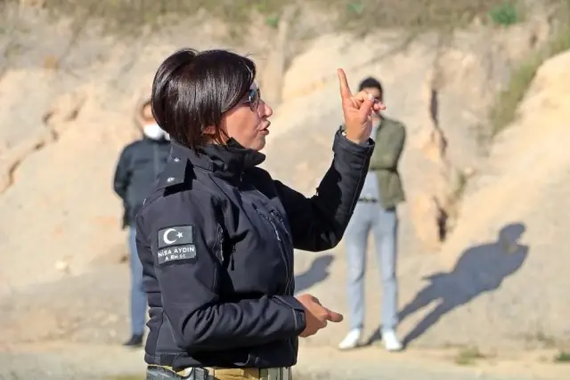 Son dakika haber... Kadın polislerin mermilerin gölgesindeki nefes kesen eğitimi