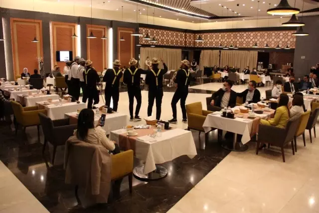- Kadın sağlık çalışanlarını aileleriyle bir araya getirdiler - Kadın sağlık çalışanlarını aileleriyle bir araya getirdiler