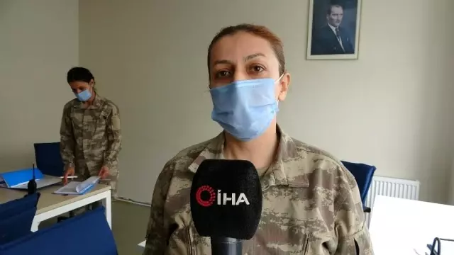 Kahraman güvenlik korucusu kadınlar görev başında Kahraman güvenlik korucusu kadınlar görev başında