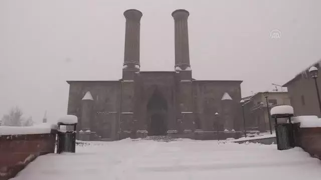 Kar yağışı etkili oldu Kar yağışı etkili oldu