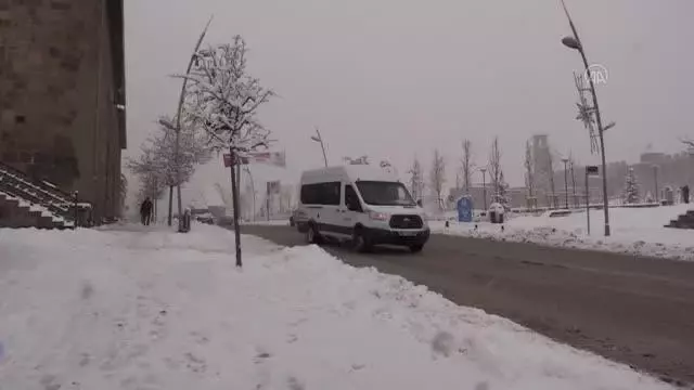 Kar yağışı etkili oldu Kar yağışı etkili oldu