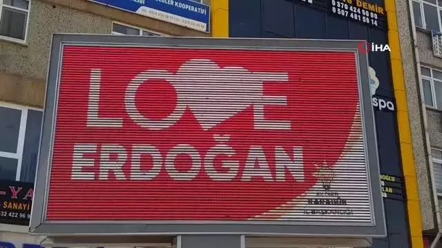 Karabük ve Zonguldak'ta 'Love Erdoğan' görseli LED ekranlara yansıtıldı Karabük ve Zonguldak'ta 'Love Erdoğan' görseli LED ekranlara yansıtıldı