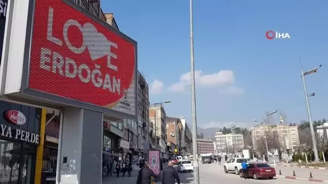 Karabük ve Zonguldak'ta 'Love Erdoğan' görseli LED ekranlara yansıtıldı Karabük ve Zonguldak'ta 'Love Erdoğan' görseli LED ekranlara yansıtıldı