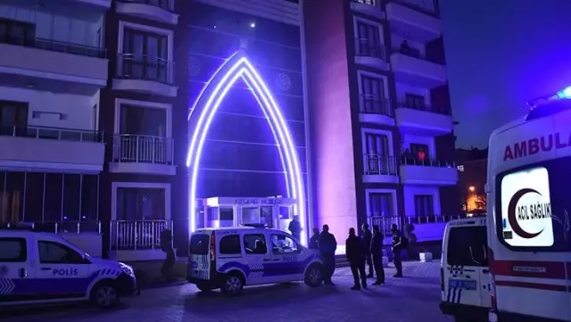 Baba 10 yaşındaki çocuğunu boğarak öldürdü, polisi arayıp 'Birini öldürdüm' dedi Baba 10 yaşındaki çocuğunu boğarak öldürdü, polisi arayıp 'Birini öldürdüm' dedi