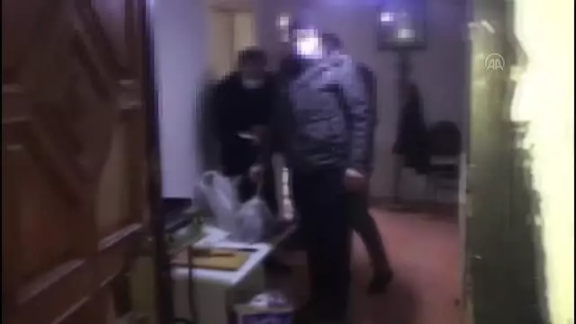Kumar oynayan ve Kovid-19 tedbirlerini ihlal eden 5 kişiye para cezası Kumar oynayan ve Kovid-19 tedbirlerini ihlal eden 5 kişiye para cezası