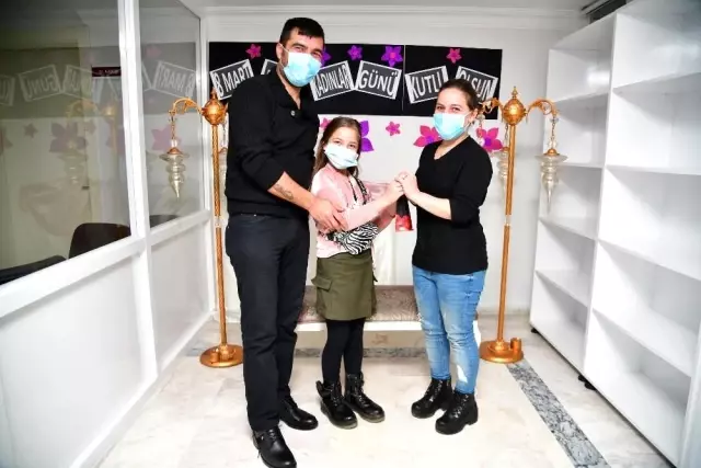 Kursiyer kadınlara eşlerinden 8 Mart Jesti Kursiyer kadınlara eşlerinden 8 Mart Jesti