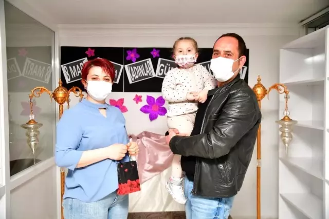 Kursiyer kadınlara eşlerinden 8 Mart Jesti Kursiyer kadınlara eşlerinden 8 Mart Jesti