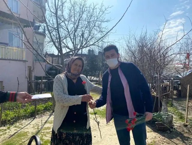 Kuşadası AK gençlerden anlamlı etkinlik Kuşadası AK gençlerden anlamlı etkinlik