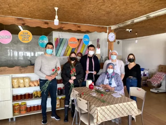 Kuşadası AK gençlerden anlamlı etkinlik Kuşadası AK gençlerden anlamlı etkinlik