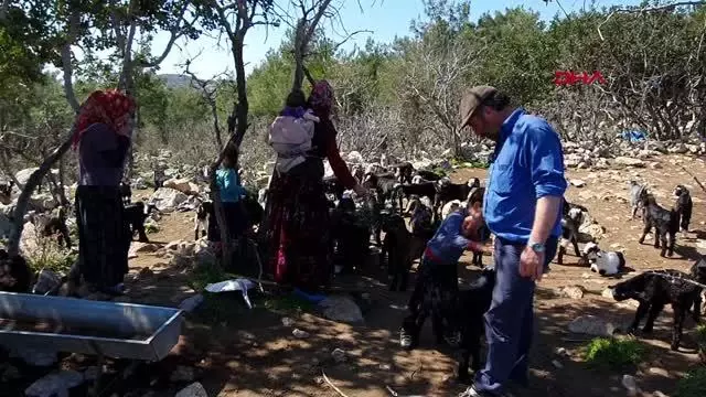 MERSİN Sarıkeçili Yörük kadınları, 8 Mart'tan habersiz yaşamlarını sürdürüyor MERSİN Sarıkeçili Yörük kadınları, 8 Mart'tan habersiz yaşamlarını sürdürüyor