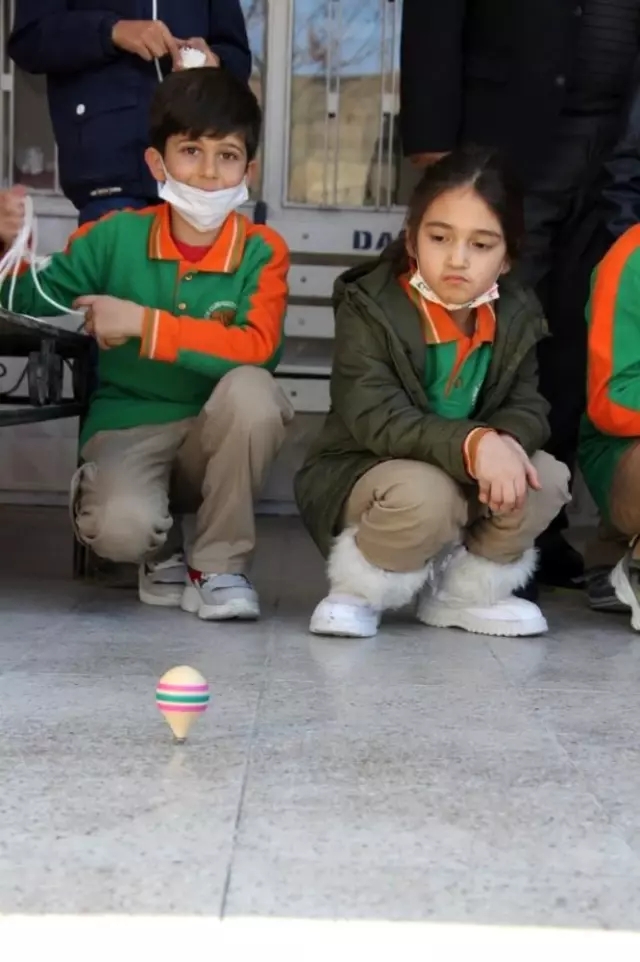Son dakika... Normalleşmeyle birlikte çocuklar oyun özlemi Son dakika... Normalleşmeyle birlikte çocuklar oyun özlemi