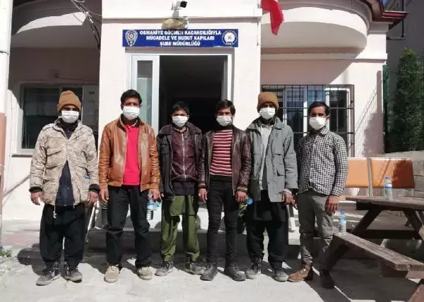 Osmaniye'de 6 kaçak göçmen yakalandı Osmaniye'de 6 kaçak göçmen yakalandı