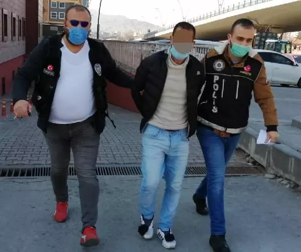 Otobüsteki yolcunun cips paketinden uyuşturucu çıktı Otobüsteki yolcunun cips paketinden uyuşturucu çıktı