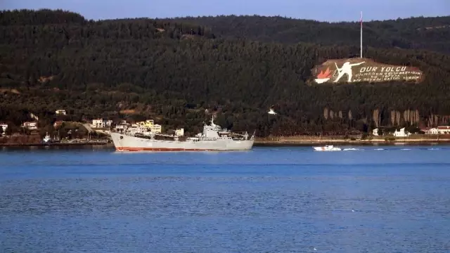 Son dakika haber: Rus savaş gemisi 'Saratov' Çanakkale Boğazı'ndan geçti Son dakika haber: Rus savaş gemisi 'Saratov' Çanakkale Boğazı'ndan geçti