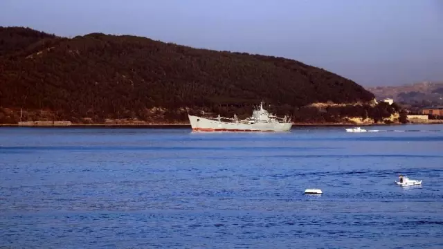 Son dakika haber: Rus savaş gemisi 'Saratov' Çanakkale Boğazı'ndan geçti Son dakika haber: Rus savaş gemisi 'Saratov' Çanakkale Boğazı'ndan geçti