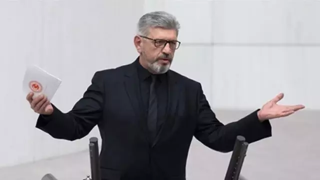 Saadet Partisi'nden istifa eden Cihangir İslam, CHP'ye geçiyor Saadet Partisi'nden istifa eden Cihangir İslam, CHP'ye geçiyor