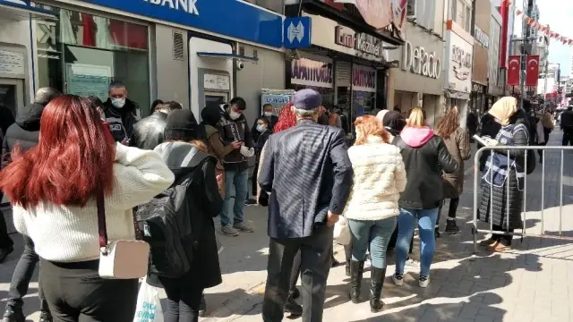 Samsun'da Mecidiye Caddesi'nde HES kodu uygulaması Samsun'da Mecidiye Caddesi'nde HES kodu uygulaması