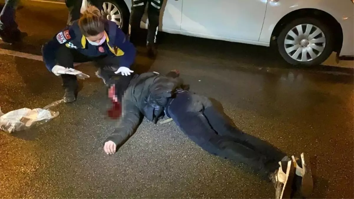 Seyir halindeki aracın önüne atlayan genç, ağır yaraladı