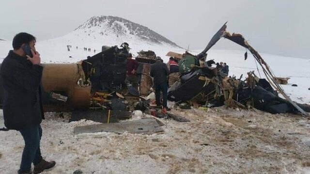 Son Dakika! 11 şehit verdiğimiz kazayla ilgili ön rapor: Ani hava değişimiyle helikopter bulut içinde kaldı ve görüşü kaybetti Son Dakika! 11 şehit verdiğimiz kazayla ilgili ön rapor: Ani hava değişimiyle helikopter bulut içinde kaldı ve görüşü kaybetti