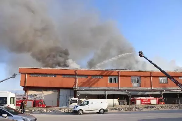 Son dakika haberleri: Tekstil fabrikasında korkutan yangın (2) -Yeniden Son dakika haberleri: Tekstil fabrikasında korkutan yangın (2) -Yeniden