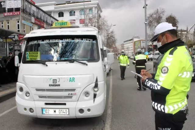 Son dakika gündem: Trafik polisleri halkın güvenliği için iş başında Son dakika gündem: Trafik polisleri halkın güvenliği için iş başında