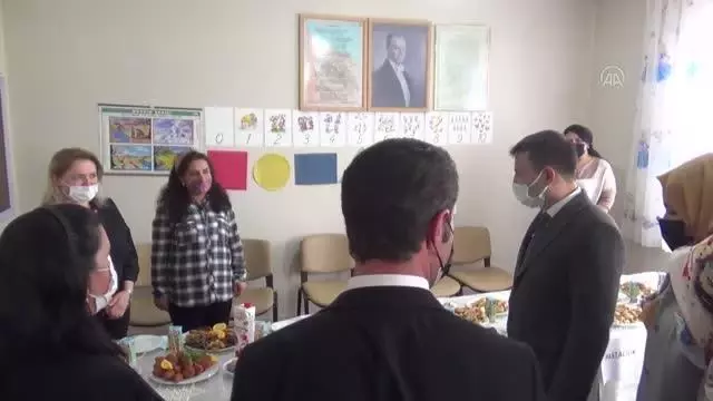 Vali İdris Akbıyık, Aile Destek Merkezi'ndeki sergiyi ziyaret etti Vali İdris Akbıyık, Aile Destek Merkezi'ndeki sergiyi ziyaret etti