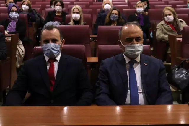 - Yılın kadınlarına ödül - Yılın kadınlarına ödül
