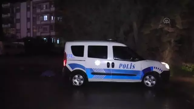 Yol kenarında ceset bulundu Yol kenarında ceset bulundu