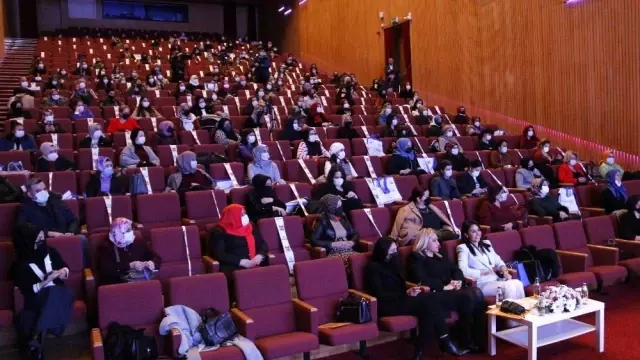 - Zeytinburnu'nda ' Kadınım, Güçlüyüm' paneli düzenlendi - Zeytinburnu'nda ' Kadınım, Güçlüyüm' paneli düzenlendi