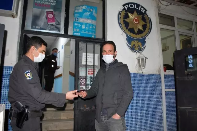 3 bin liralık telefonu 20 gündür kayıptı, bulununca 'insanlık ölmemiş' dedi 3 bin liralık telefonu 20 gündür kayıptı, bulununca 'insanlık ölmemiş' dedi