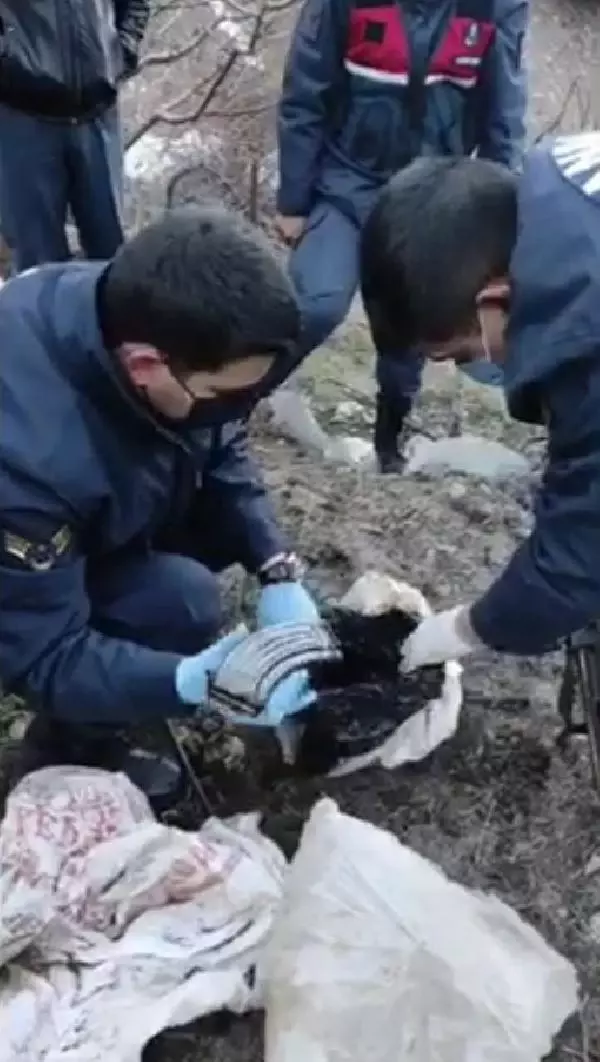 Adana'da ruhsatsız silah ve mühimmat bulunduran 5 kişiye gözaltı