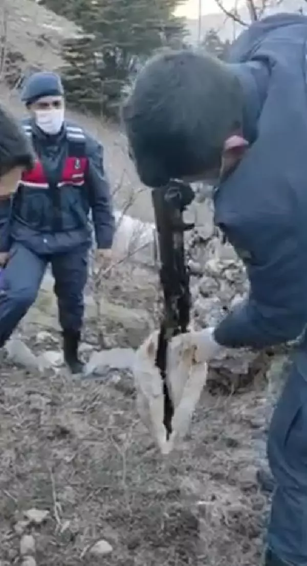 Adana'da ruhsatsız silah ve mühimmat bulunduran 5 kişiye gözaltı
