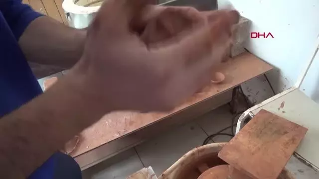 BALIKESİR Son projesini kendisi için hazırladı, çömlek ustası oldu BALIKESİR Son projesini kendisi için hazırladı, çömlek ustası oldu