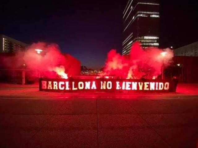 Barcelona maçı öncesi, PSG taraftarının Shakira'ya genelev göndermesi yapması tepki çekti Barcelona maçı öncesi, PSG taraftarının Shakira'ya genelev göndermesi yapması tepki çekti