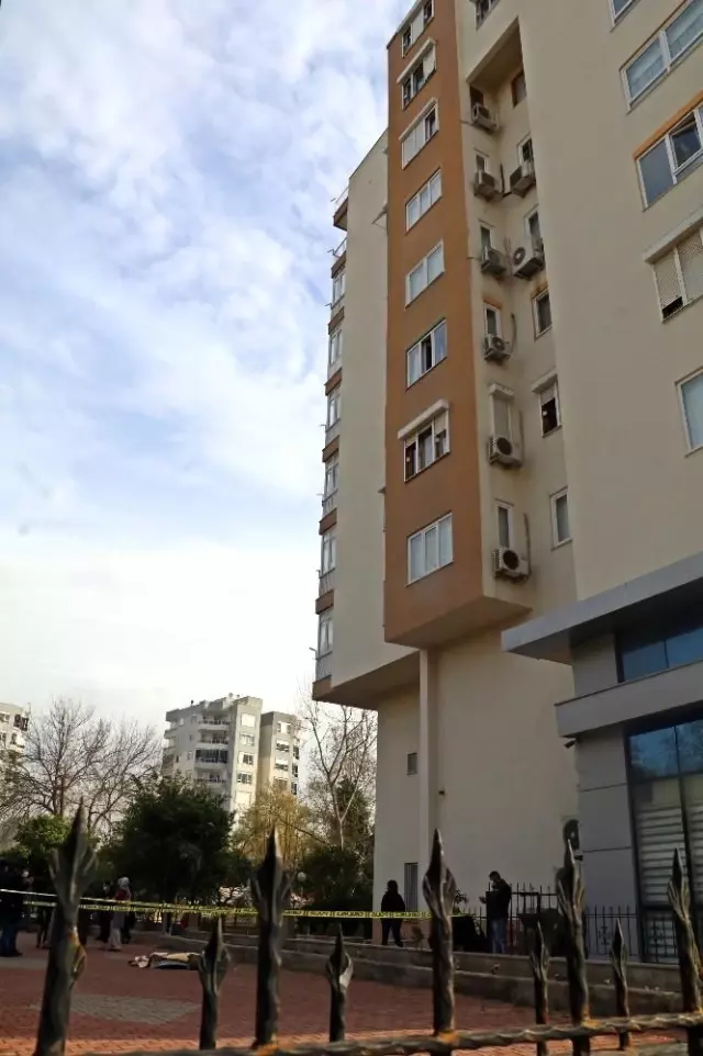 Bir annenin yürekleri yakan 'evlat' feryadı. Bir annenin yürekleri yakan 'evlat' feryadı.