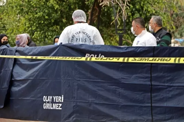 Bir annenin yürekleri yakan 'evlat' feryadı. Bir annenin yürekleri yakan 'evlat' feryadı.